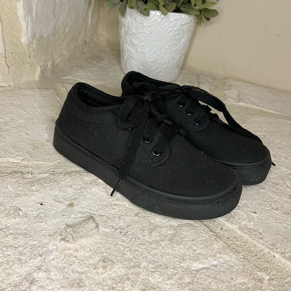 Faded Glory black canvas sneakers sz 12